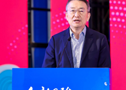  5月23日上午，第二十一届深圳文博会举行2026世界IP经济发展大会暨全球IP授权博览会发布会。中国版权协会常务副理事长、中宣部版权管理局原局长于慈珂介绍了刚刚结束的2025世界IP经济发展大会暨全球IP授权博览会的精彩历程，同时宣布2026世界IP经济发展大会暨全球IP授权博览会各项筹备工作正式启动。