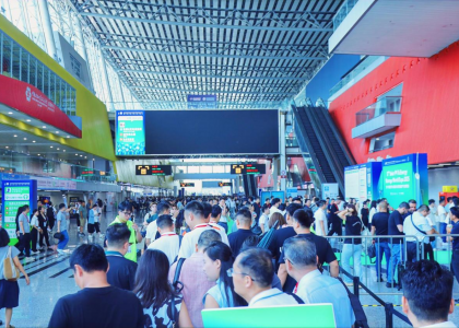 八月羊城，炽阳如炬。随着最后一批专业观众走出广交会展馆B区，为期三天的第17届世界太阳能光伏暨储能产业博览会正式落下帷幕。