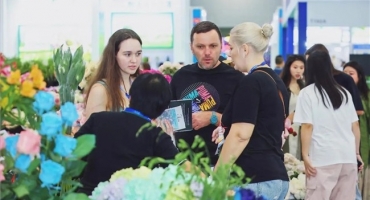 悦己经济激活花卉消费新生态 第十六届亚洲花卉产业博览会助力千亿市场扩容